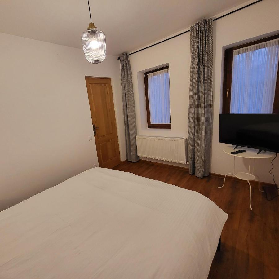 Old Town Apartament Apartment Targoviste Exterior photo